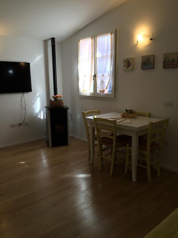 דירות צ'רטאלדו Casina Rosa חדר תמונה