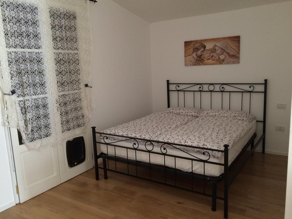 דירות צ'רטאלדו Casina Rosa חדר תמונה